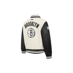 NBA BROOKLYN NETS RETRO CLASSIC BLOUSON COLLÉGIAL EN LAINE À BORDS CÔTELÉS POUR GARÇON BAMBIN (COQUILLE D'ŒUF/NOIR)
