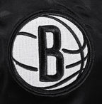 NBA BROOKLYN NETS SCRIPT TAIL WOMEN'S SATIN JACKET (BLACK/GRAY)