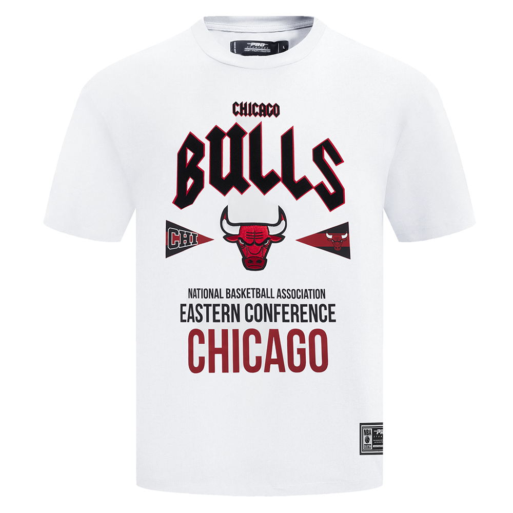 NBA CHICAGO BULLS CITY TOUR T-SHIRT EN JERSEY DE COTON À ÉPAULES TOMBANTES POUR HOMME (BLANC)