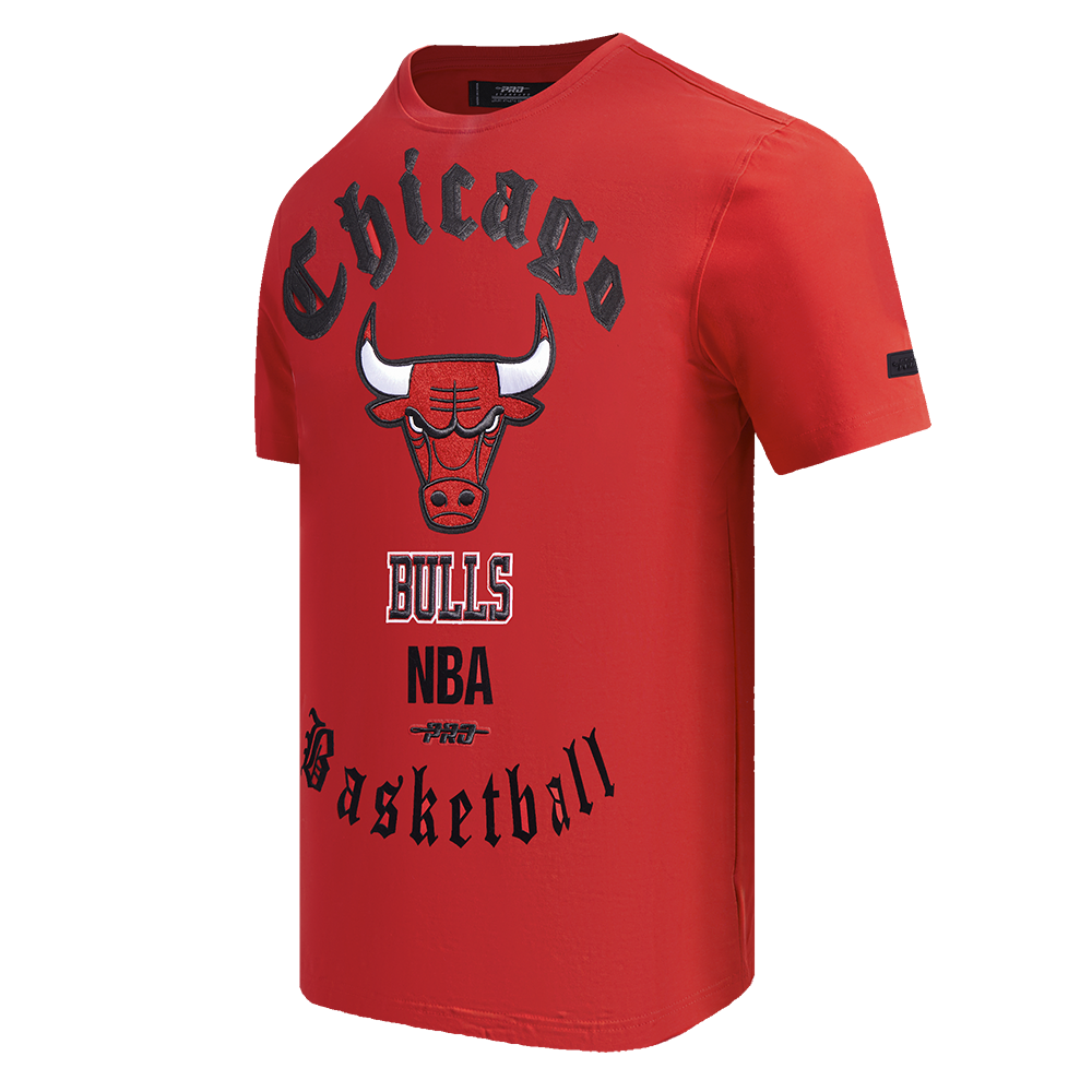 NBA CHICAGO BULLS OLD ENGLISH MEN'S TEE (RED)