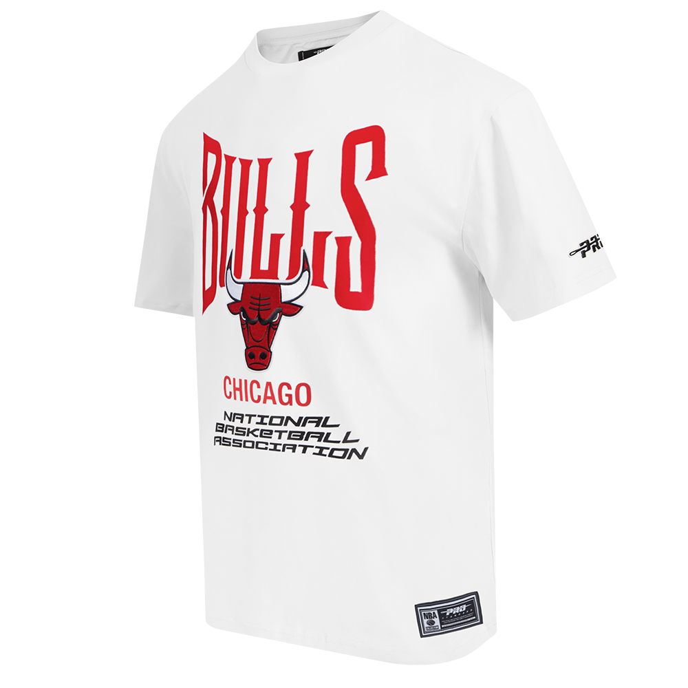 NBA CHICAGO BULLS CITY TOUR 2.0 T-SHIRT EN JERSEY DE COTON À ÉPAULES TOMBANTES POUR HOMME (BLANC)