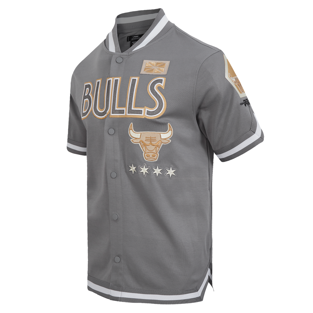 NBA CHICAGO BULLS CITY EDITION 24-25 MEN'S DK SS PRO SS DOUBLE KNIT JACKET  (GRAY)