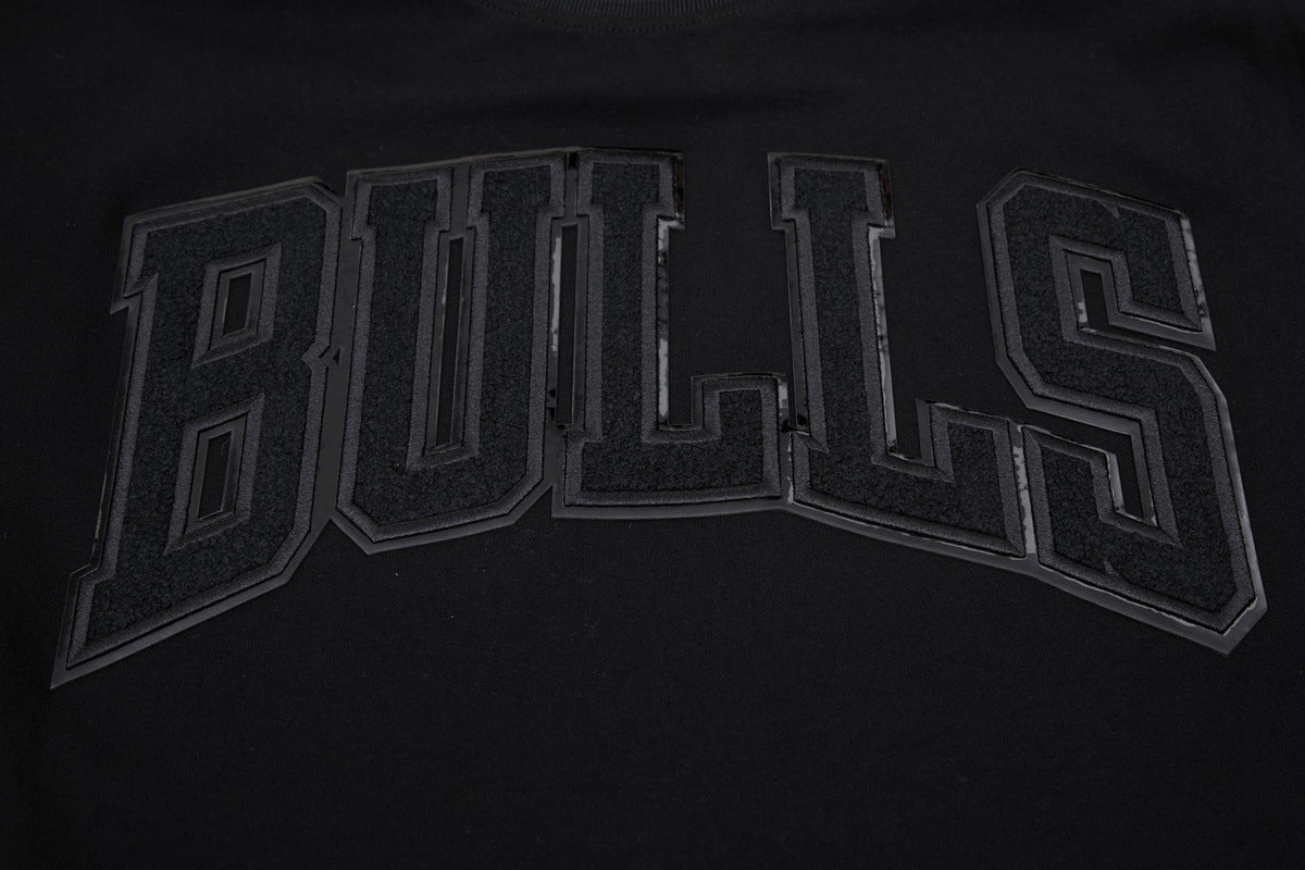 NBA CHICAGO BULLS TRIPLE BLACK PRO TEAM MEN'S TAPING TEE (BLACK)
