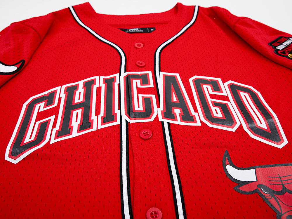 NBA CHICAGO BULLS LOGO MEN'S MESH BUTTON DOWN JERSEY (RED)