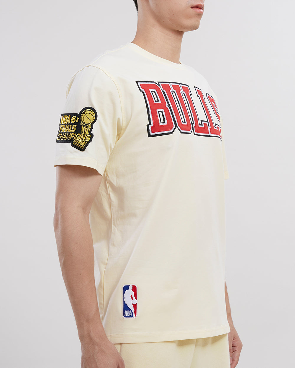 NBA CHICAGO BULLS TACKLE TWILL MEN'S TEE (EGGSHELL)