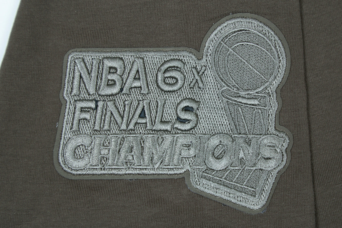 NBA CHICAGO BULLS NEUTRAL T-SHIRT À ÉPAULES TOMBANTES POUR HOMME (TAUPE FONCÉ)