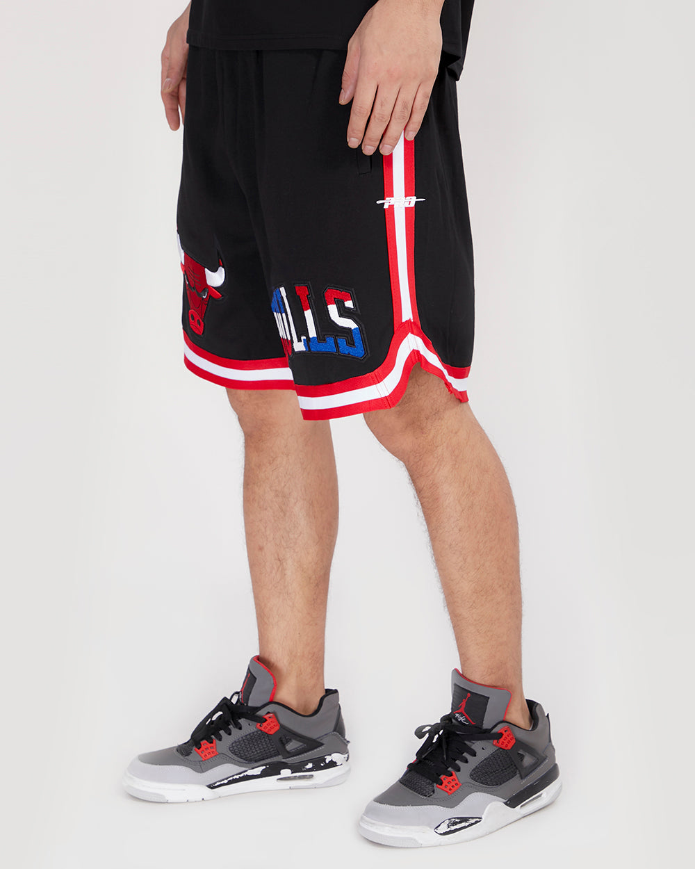 NBA CHICAGO BULLS DOMINICAN REPUBLIC WORDMARK PRO MEN'S SHORT (BLACK/RED)