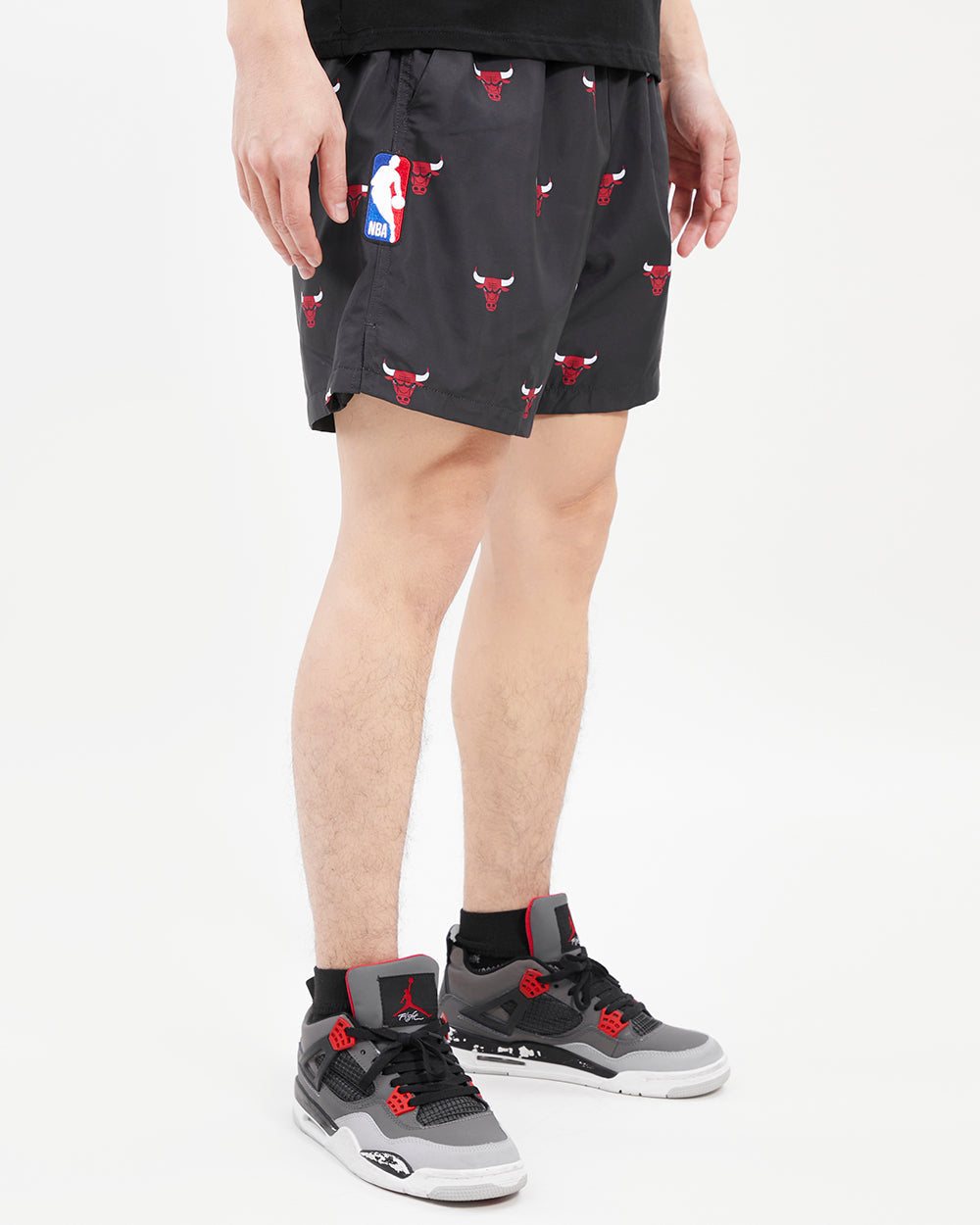 NBA CHICAGO BULLS AOP MINI LOGO MEN'S WOVEN SHORT (1CB)