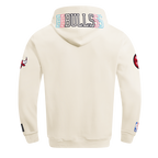 NBA CHICAGO BULLS ECHO LOGO MEN'S FLEECE PULLOVER HOODIE (EGGSHELL)