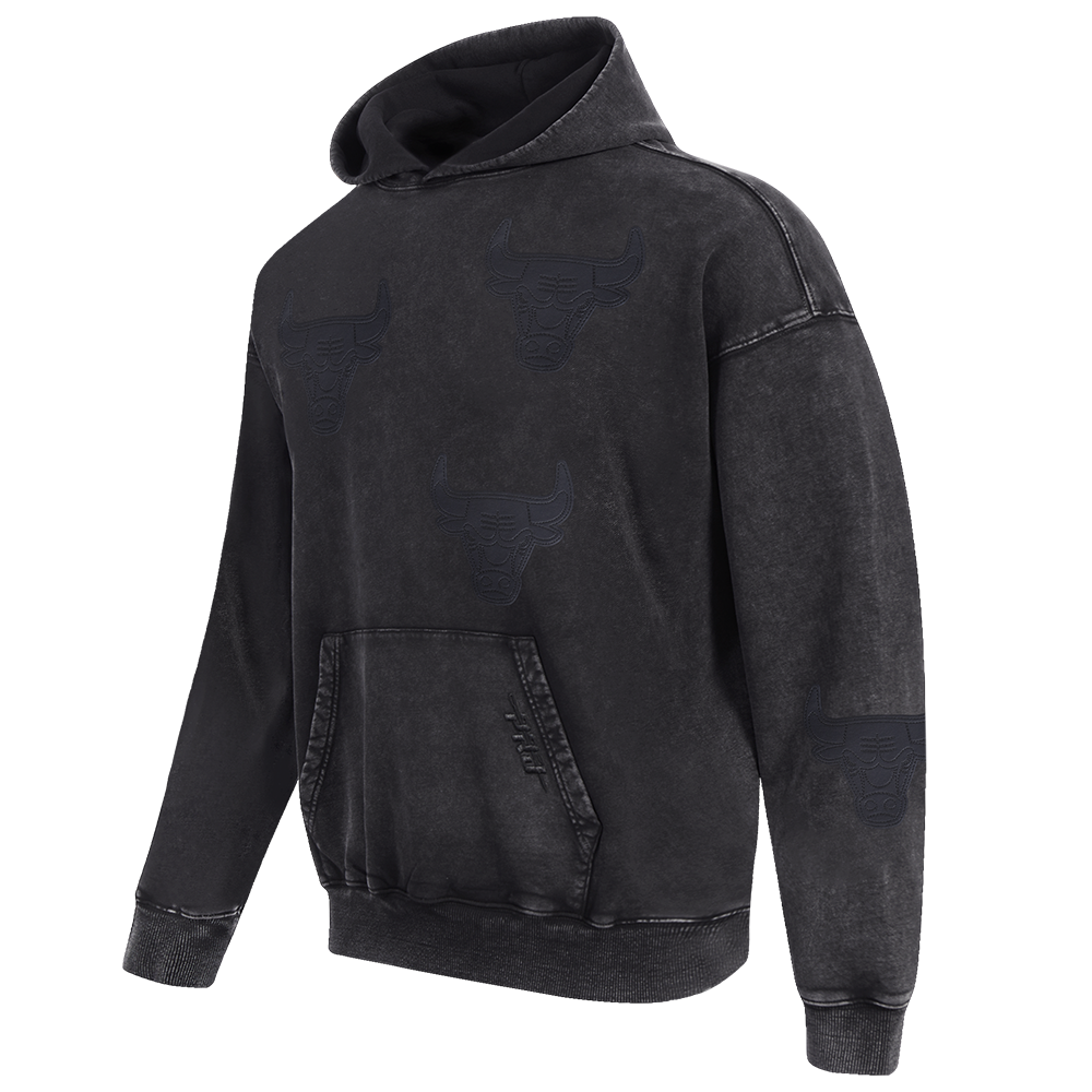 NBA CHICAGO BULLS WASHED VANGUARD MEN'S PULLOVER HOODIE (WASHED BLACK)