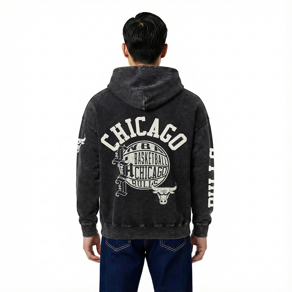 NBA CHICAGO BULLS STREET TEAM MEN'S ENZYME WASH DS FT PO HOODIE (WASHED BLACK)