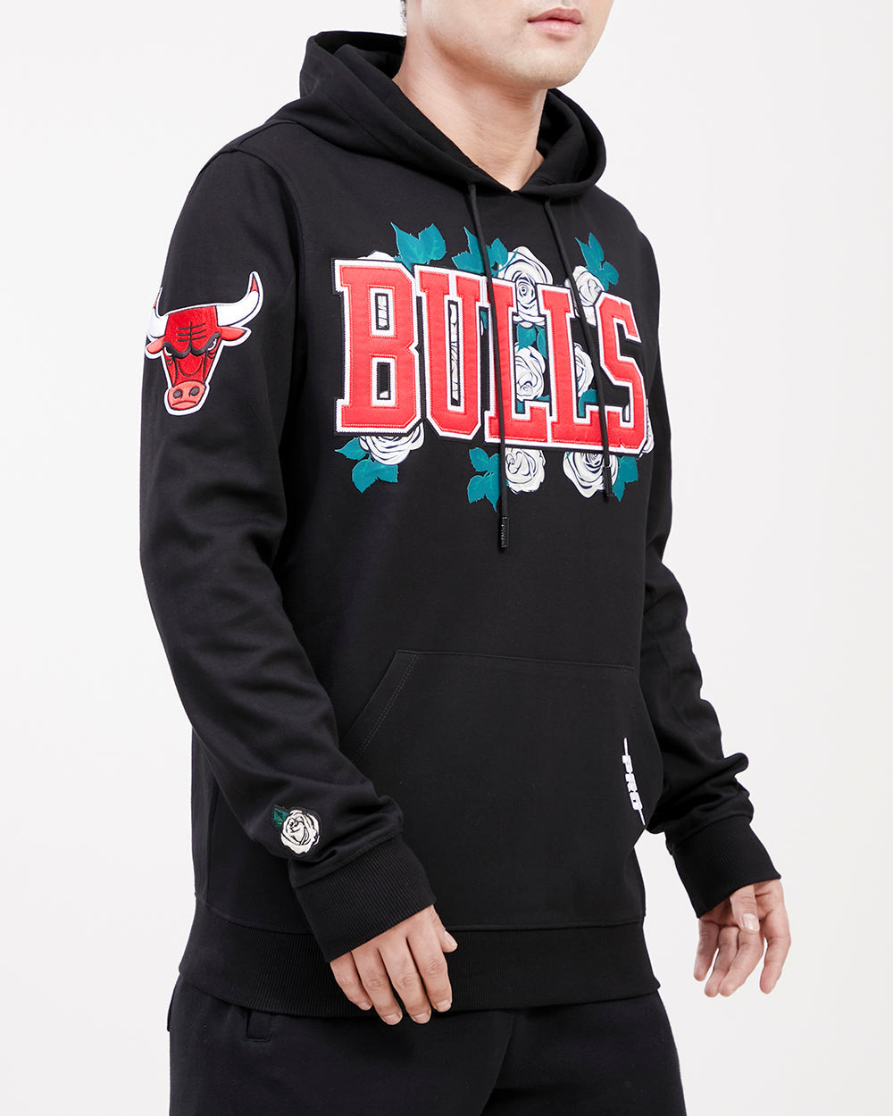 NBA CHICAGO BULLS ROSES MEN'S PO HOODIE (BLACK)