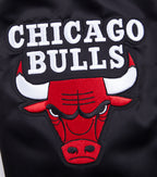 NBA CHICAGO BULLS SCRIPT TAIL MEN'S SATIN JACKET (BLACK/RED/BLACK)