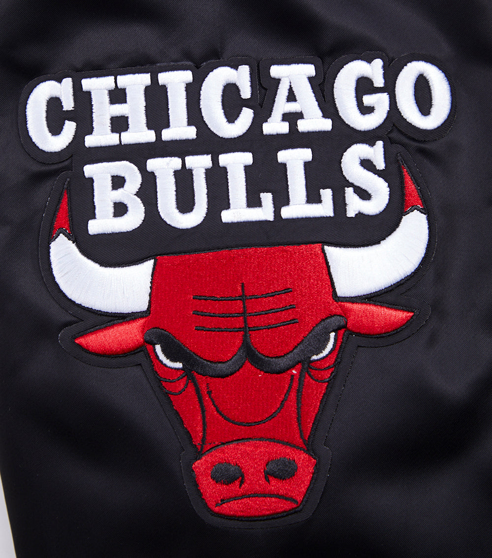 NBA CHICAGO BULLS SCRIPT TAIL MEN'S SATIN JACKET (BLACK/RED/BLACK)
