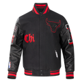 NBA CHICAGO BULLS OLD ENGLISH MEN'S RIB WOOL VARSITY JACKET (BLACK/RED/BLACK)