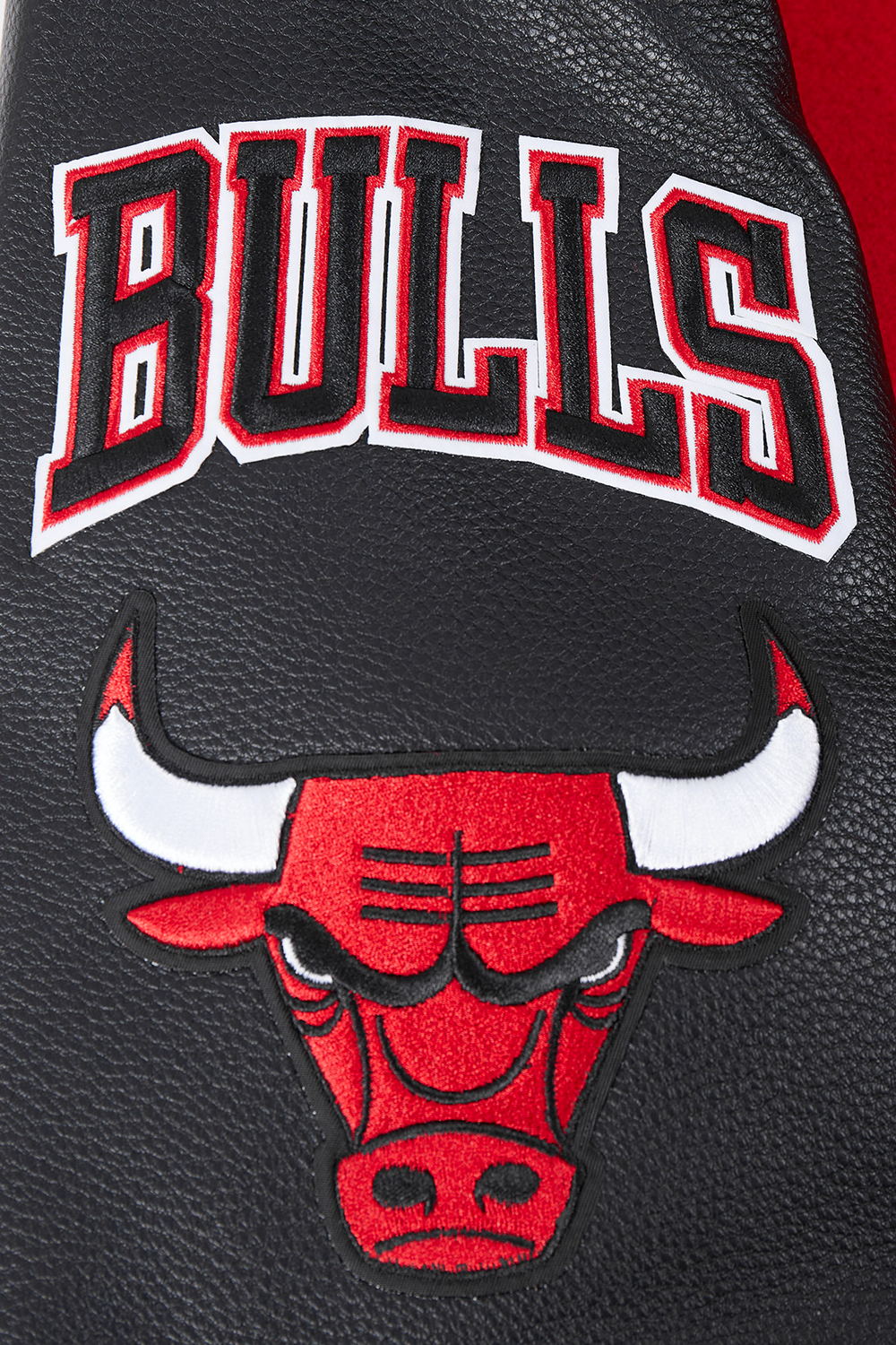 NBA CHICAGO BULLS OLD ENGLISH MEN'S RIB WOOL VARSITY JACKET (RED/BLACK)