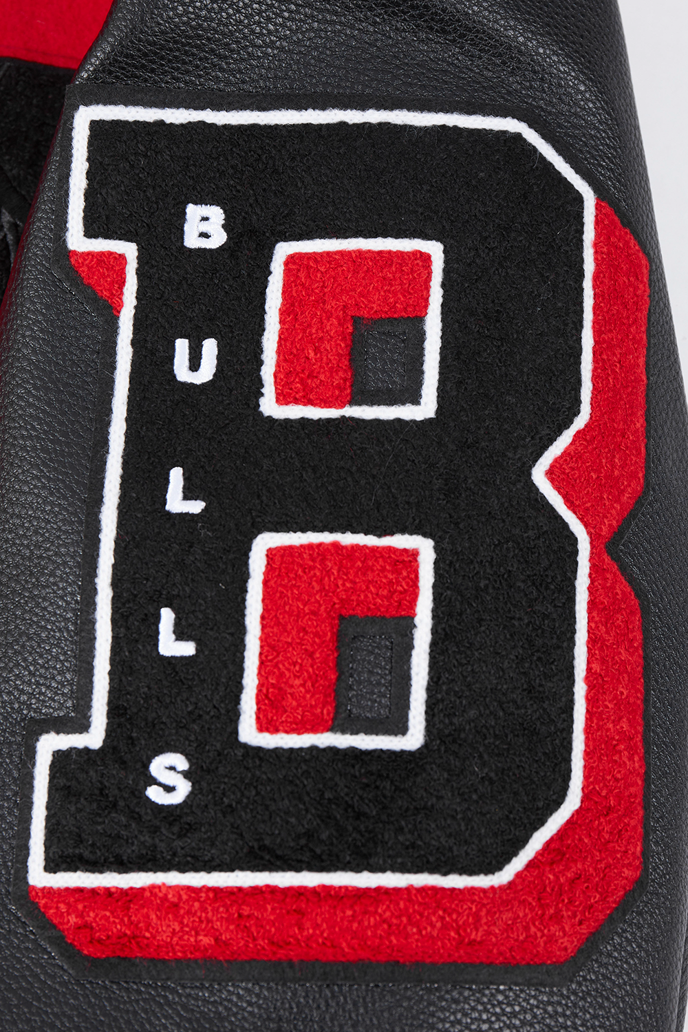 NBA CHICAGO BULLS OLD ENGLISH MEN'S RIB WOOL VARSITY JACKET (RED/BLACK)