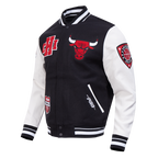 NBA CHICAGO BULLS LETTERMAN BLOUSON COLLÉGIAL POUR HOMME (NOIR/BLANC)