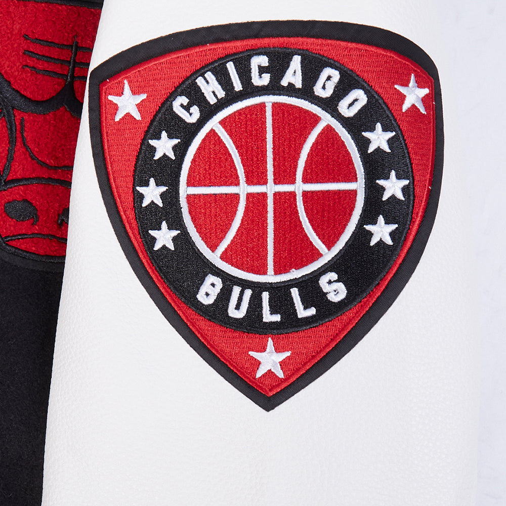 NBA CHICAGO BULLS LETTERMAN BLOUSON COLLÉGIAL POUR HOMME (NOIR/BLANC)