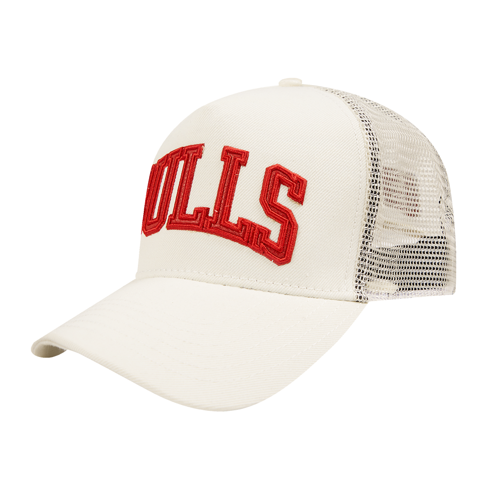 NBA CHICAGO BULLS TRIPLE TONAL TRUCKER HAT (EGGSHELL)