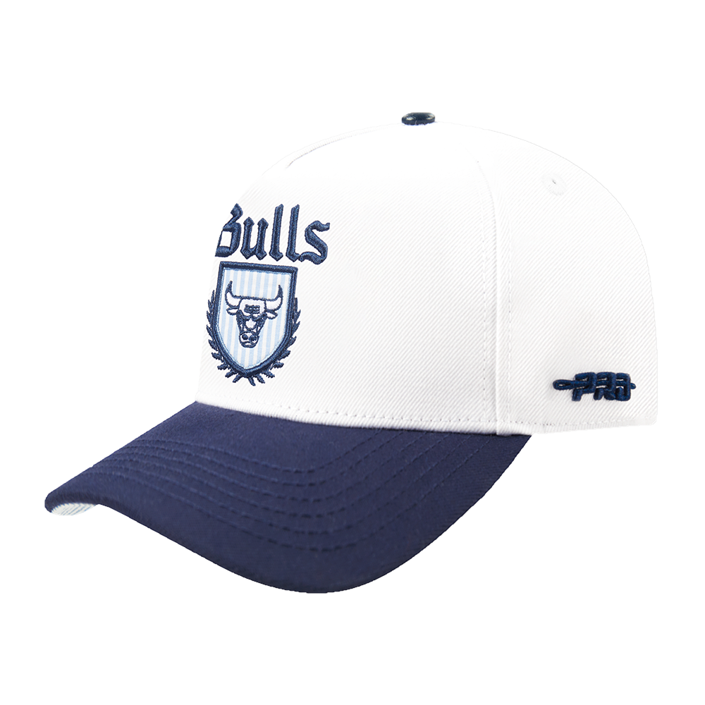 NBA CHICAGO BULLS COUNTRY CLUB MEN'S PINCH FRONT SNAPBACK HAT (WHITE/MIDNIGHT NAVY)