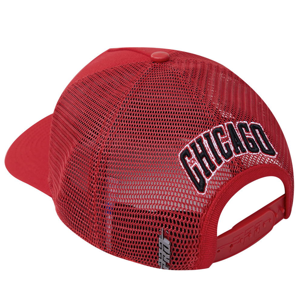 NBA CHICAGO BULLS CLASSIC PINCH FRONT TRUCKER (RED)