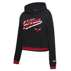 NBA CHICAGO BULLS SCRIPT TAIL WOMEN'S RIB FLEECE CROPPED PULLOVER HOODIE (BLACK/RED/BLACK)