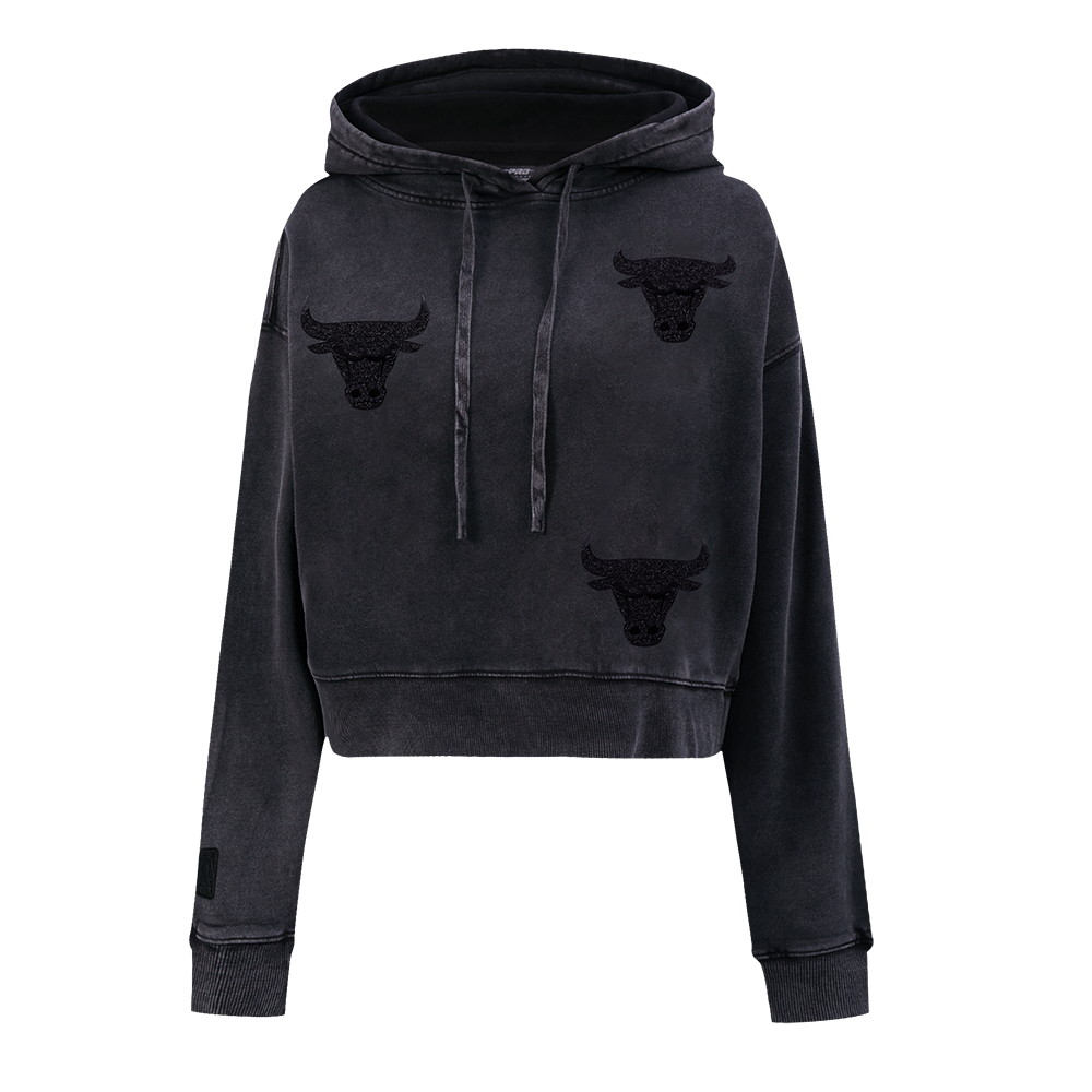 NBA CHICAGO BULLS WASHED CRYSTALLINE WOMEN'S CROPPED PULLOVER HOODIE (WASHED BLACK)