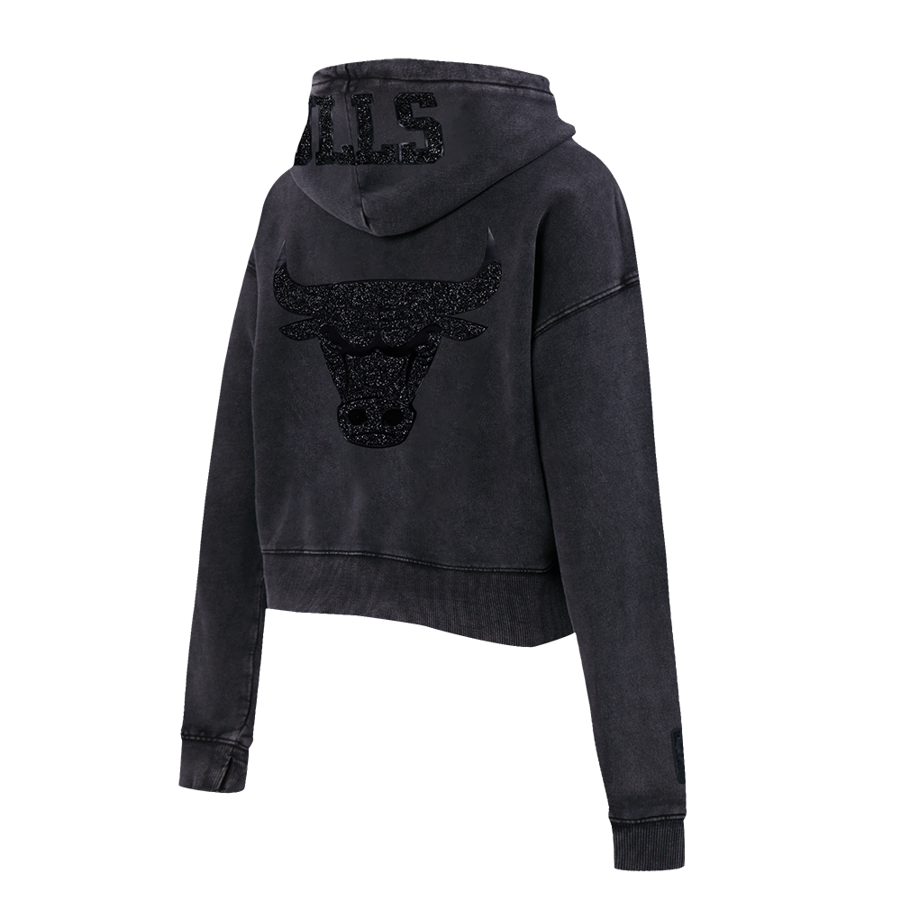 NBA CHICAGO BULLS WASHED CRYSTALLINE WOMEN'S CROPPED PULLOVER HOODIE (WASHED BLACK)
