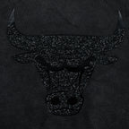 NBA CHICAGO BULLS WASHED CRYSTALLINE WOMEN'S CROPPED PULLOVER HOODIE (WASHED BLACK)