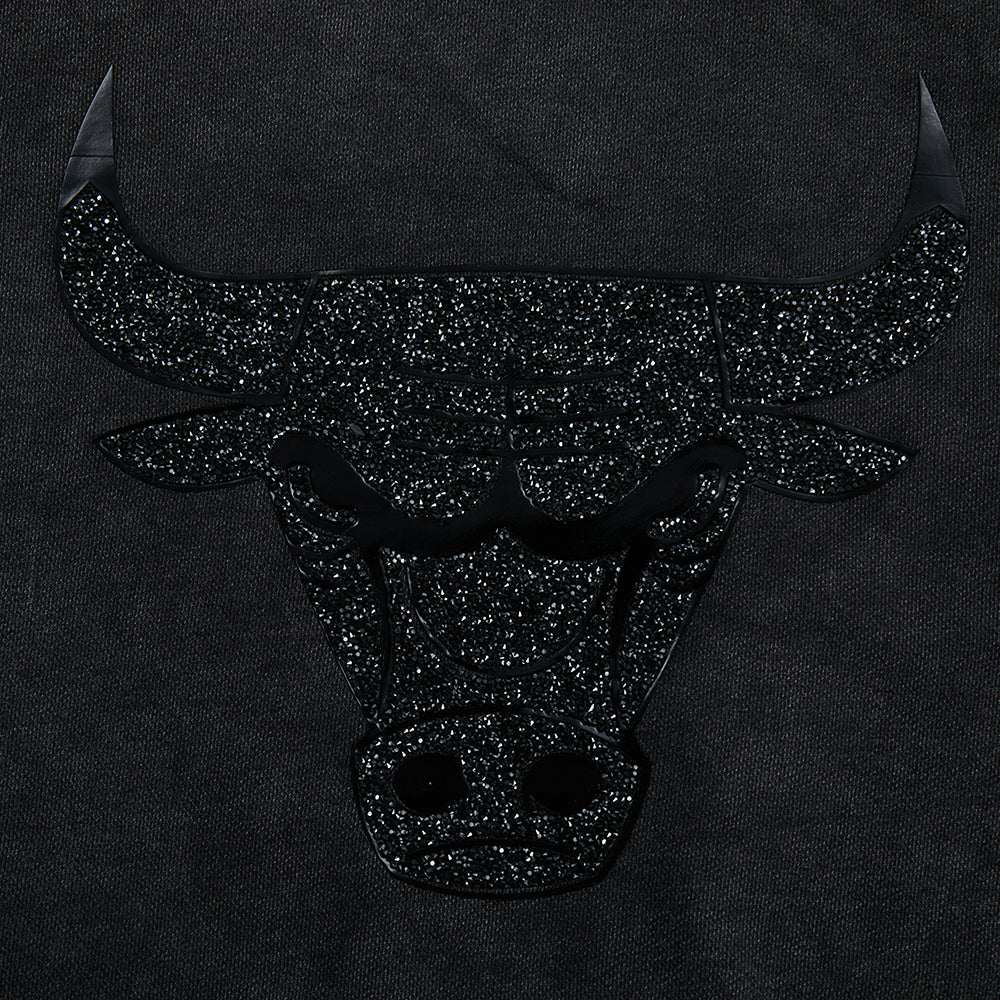 NBA CHICAGO BULLS WASHED CRYSTALLINE WOMEN'S CROPPED PULLOVER HOODIE (WASHED BLACK)