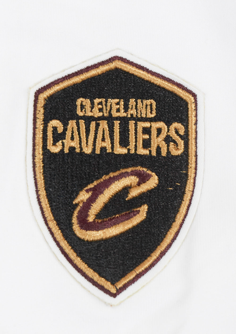 NBA CLEVELAND CAVALIERS CLASSIC T-SHIRT AJUSTÉ EN JERSEY SIMPLE À MANCHES COURTES POUR FEMME (BLANC)