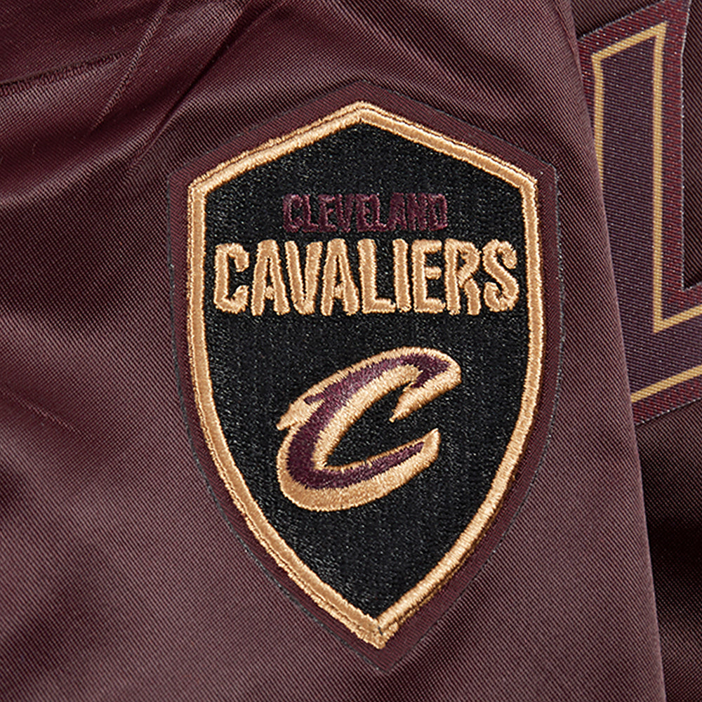 NBA CLEVELAND CAVALIERS CLASSIC BLOUSON EN SATIN POUR FEMME (LIE-DE-VIN)