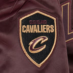 NBA CLEVELAND CAVALIERS CLASSIC BLOUSON EN SATIN POUR FEMME (LIE-DE-VIN)
