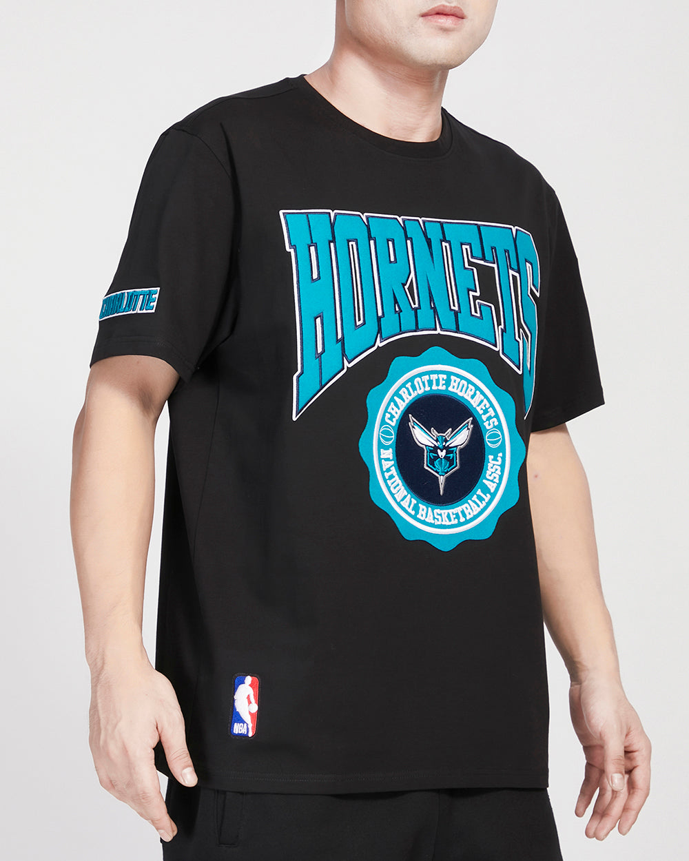 NBA CHARLOTTE HORNETS CREST EMBLEM MEN'S TEE (BLACK)