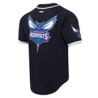 NBA CHARLOTTE HORNETS SCRIPT TAIL CHEMISE BOUTONNÉE EN FILET POUR HOMME (NOIR/GRIS)