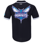 NBA CHARLOTTE HORNETS SCRIPT TAIL CHEMISE BOUTONNÉE EN FILET POUR HOMME (NOIR/GRIS)