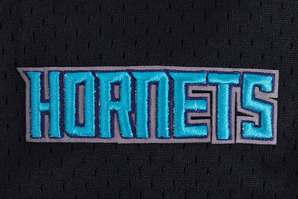 NBA CHARLOTTE HORNETS SCRIPT TAIL CHEMISE BOUTONNÉE EN FILET POUR HOMME (NOIR/GRIS)
