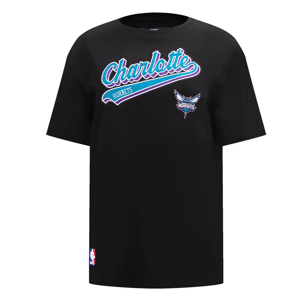 NBA CHARLOTTE HORNETS SCRIPT TAIL T-SHIRT DE COUPE BOYFRIEND POUR FEMME (NOIR)