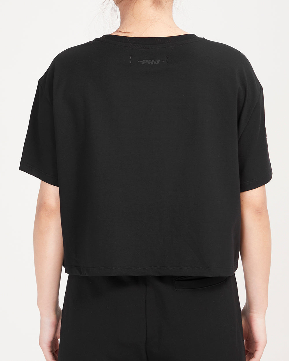 NBA CHARLOTTE HORNETS NEUTRAL WOMEN'S BOXY TEE (BLACK)