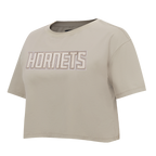 NBA CHARLOTTE HORNETS NEUTRAL T-SHIRT À COUPE CARRÉE POUR FEMME (TAUPE)