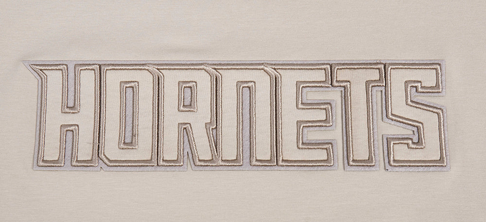 NBA CHARLOTTE HORNETS NEUTRAL T-SHIRT À COUPE CARRÉE POUR FEMME (TAUPE)