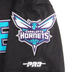 NBA CHARLOTTE HORNETS CLASSIC T-SHIRT CÔTELÉ RAYÉ À MANCHES COURTES POUR GARÇON JUNIOR (NOIR/GRIS)