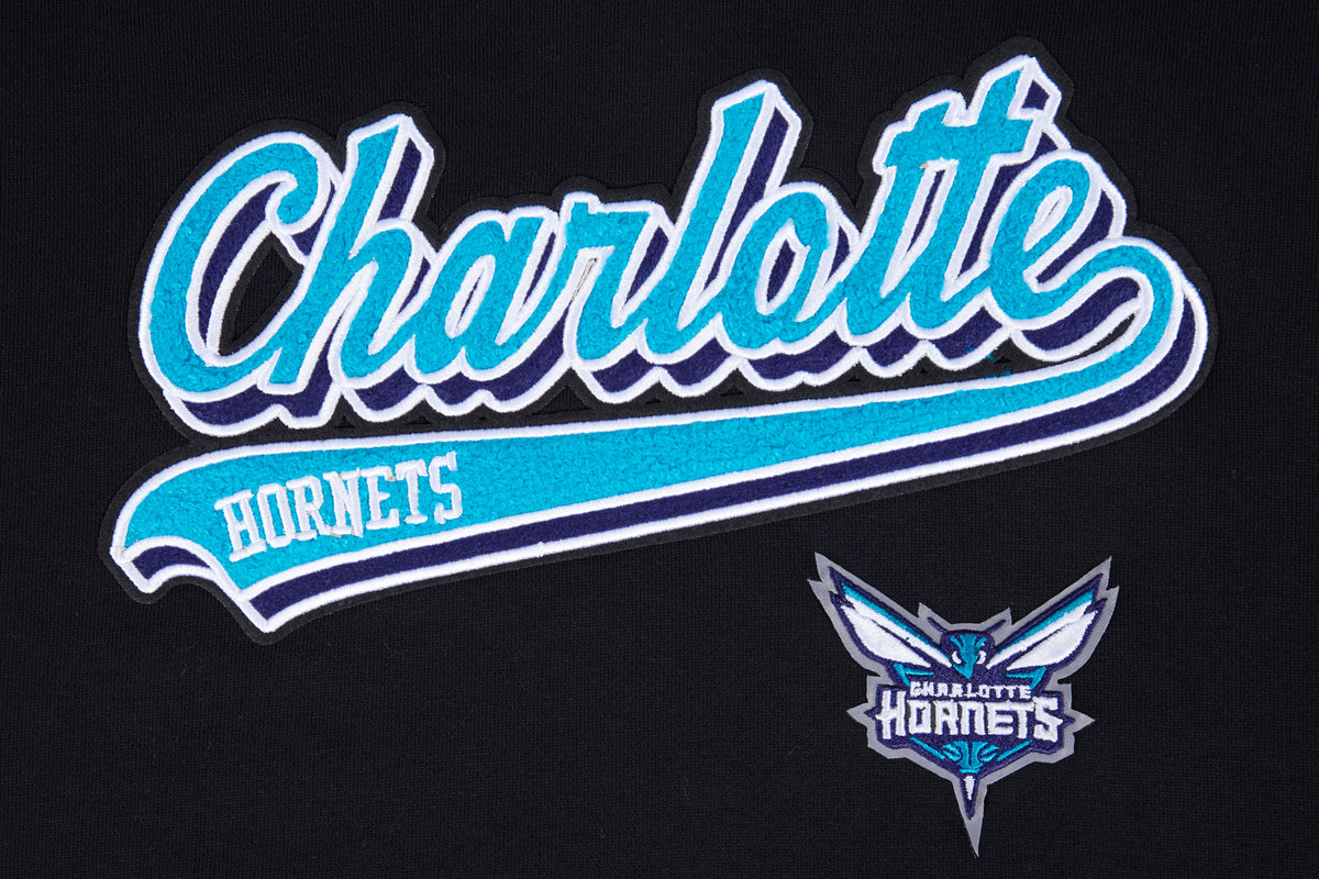 NBA CHARLOTTE HORNETS SCRIPT TAIL CHANDAIL À CAPUCHON COURT EN MOLLETON CÔTELÉ POUR FEMME (NOIR)