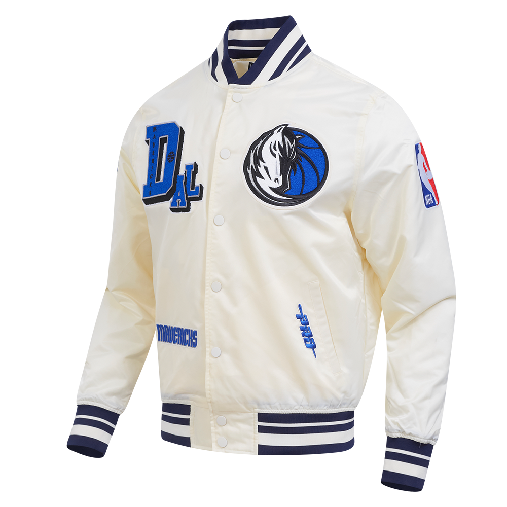 NBA DALLAS MAVERICKS BEST OF BLOUSON EN SATIN À BORDS CÔTELÉS POUR HOMME (COQUILLE D'ŒUF/MARINE MINUIT)