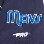 NBA DALLAS MAVERICKS RETRO CLASSIC T-SHIRT À MANCHES COURTES POUR GARÇON JUNIOR (MARINE MINUIT)