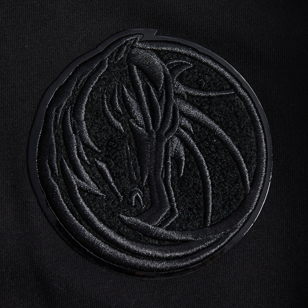 NBA DALLAS MAVERICKS TRIPLE BLACK CHANDAIL À CAPUCHON EN MOLLETON POUR GARÇON JUNIOR (NOIR)