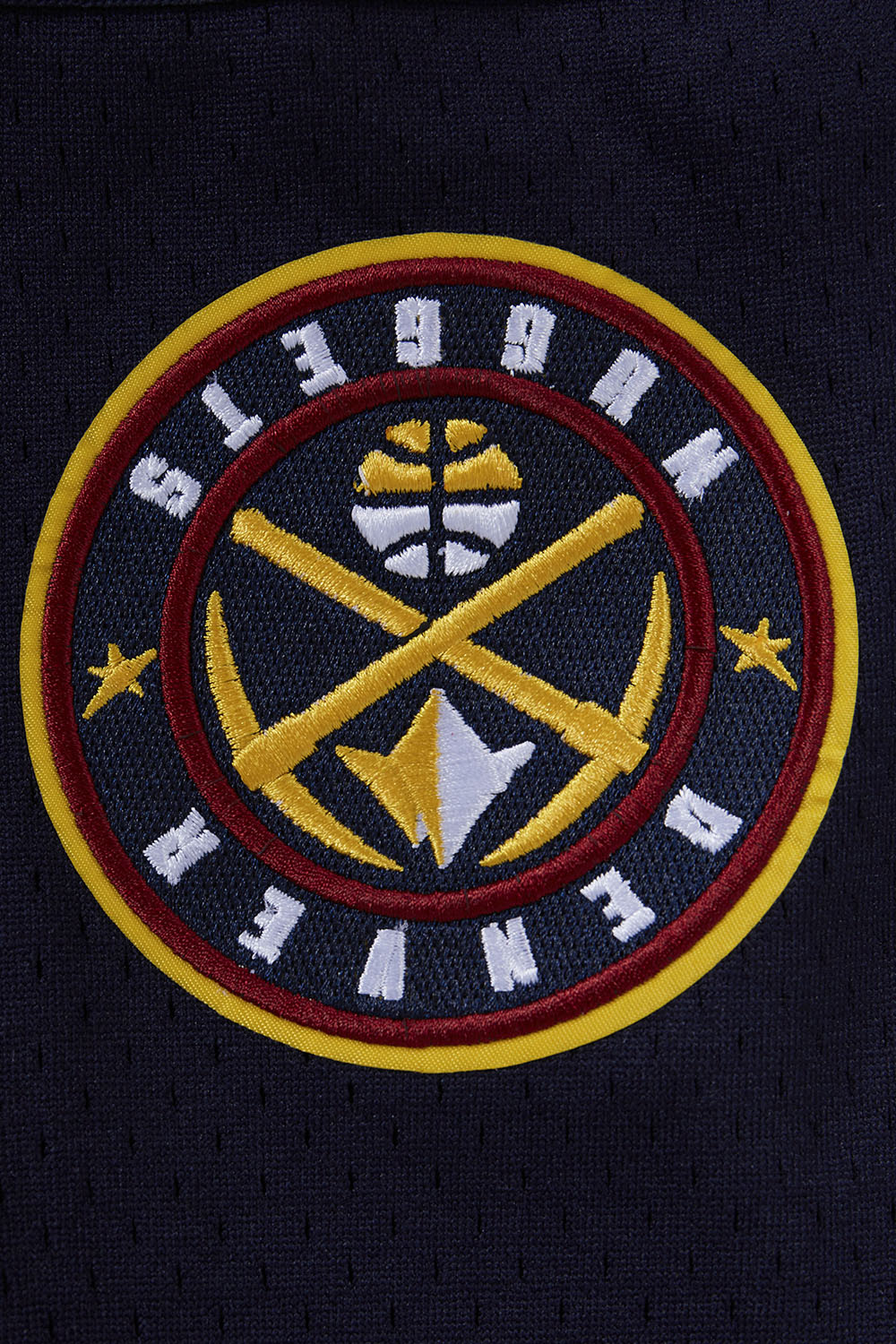 NBA DENVER NUGGETS SCRIPT TAIL CHEMISE BOUTONNÉE EN FILET POUR HOMME (MARINE MINUIT)