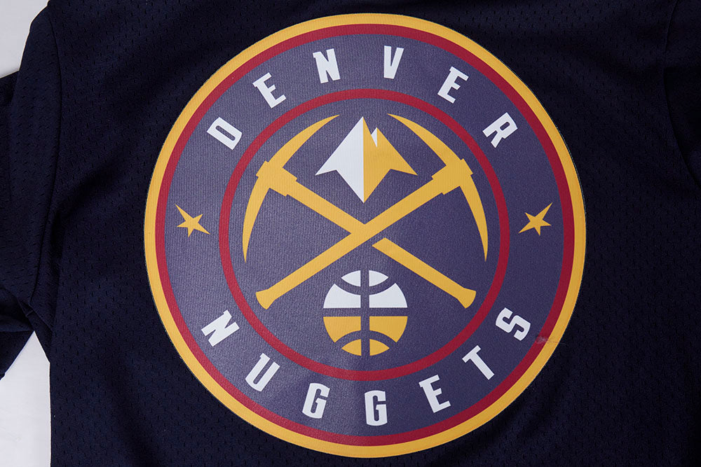 NBA DENVER NUGGETS SCRIPT TAIL CHEMISE BOUTONNÉE EN FILET POUR HOMME (MARINE MINUIT)