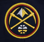 NBA DENVER NUGGETS SCRIPT TAIL CHANDAIL À CAPUCHON EN MOLLETON CÔTELÉ POUR HOMME (MARINE MINUIT)